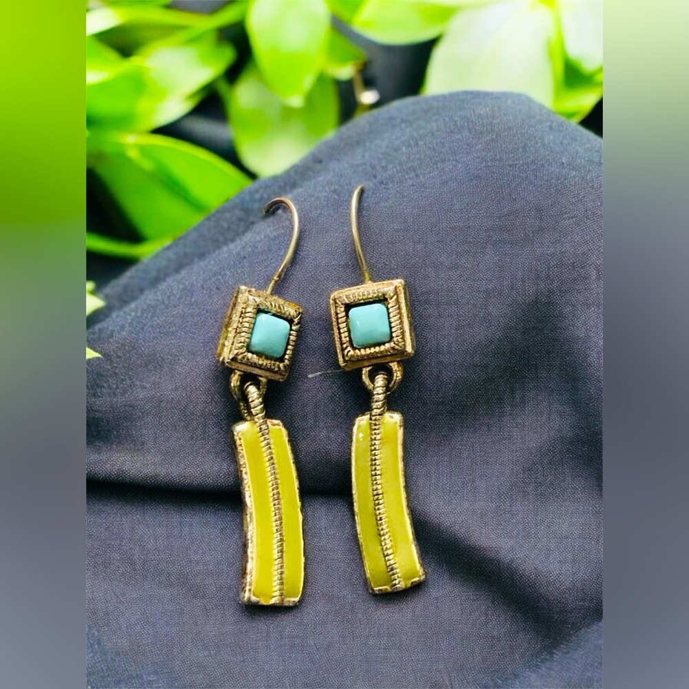 Vintage Liz Claiborne Turquoise Green Dangle Earrings